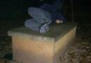 Svake noći spavao je pored majčinog groba, a onda je jednog jutra pronašao poruku koja mu je promenila život